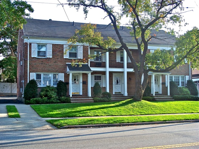 SINY North Shore Buzz – Westerleigh Multi-Family For Sale