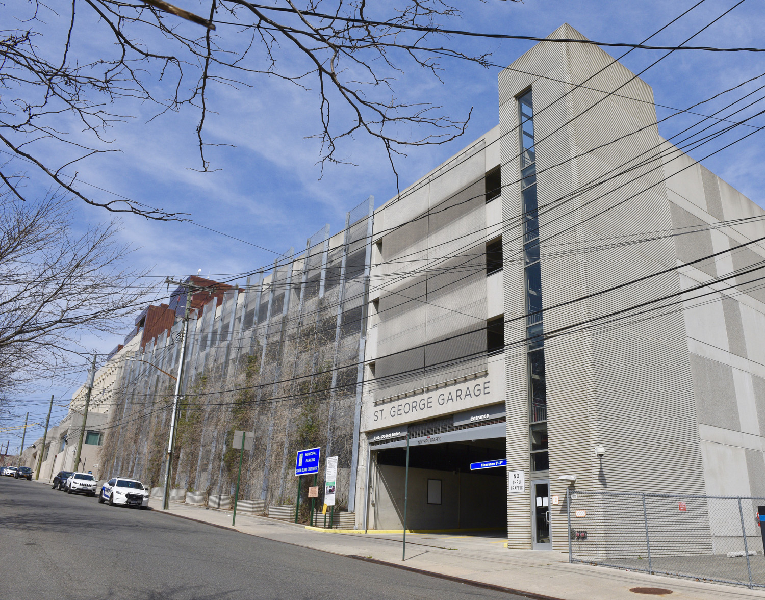 St. Courthouse Garage and Parking Lot Holly's Staten Island