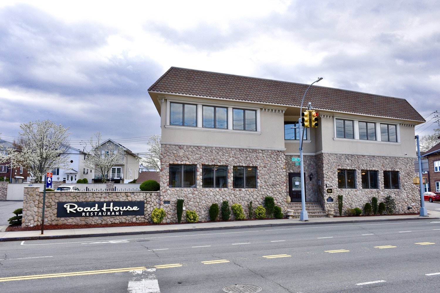 Road House Restaurant in Sunnyside, Staten Island