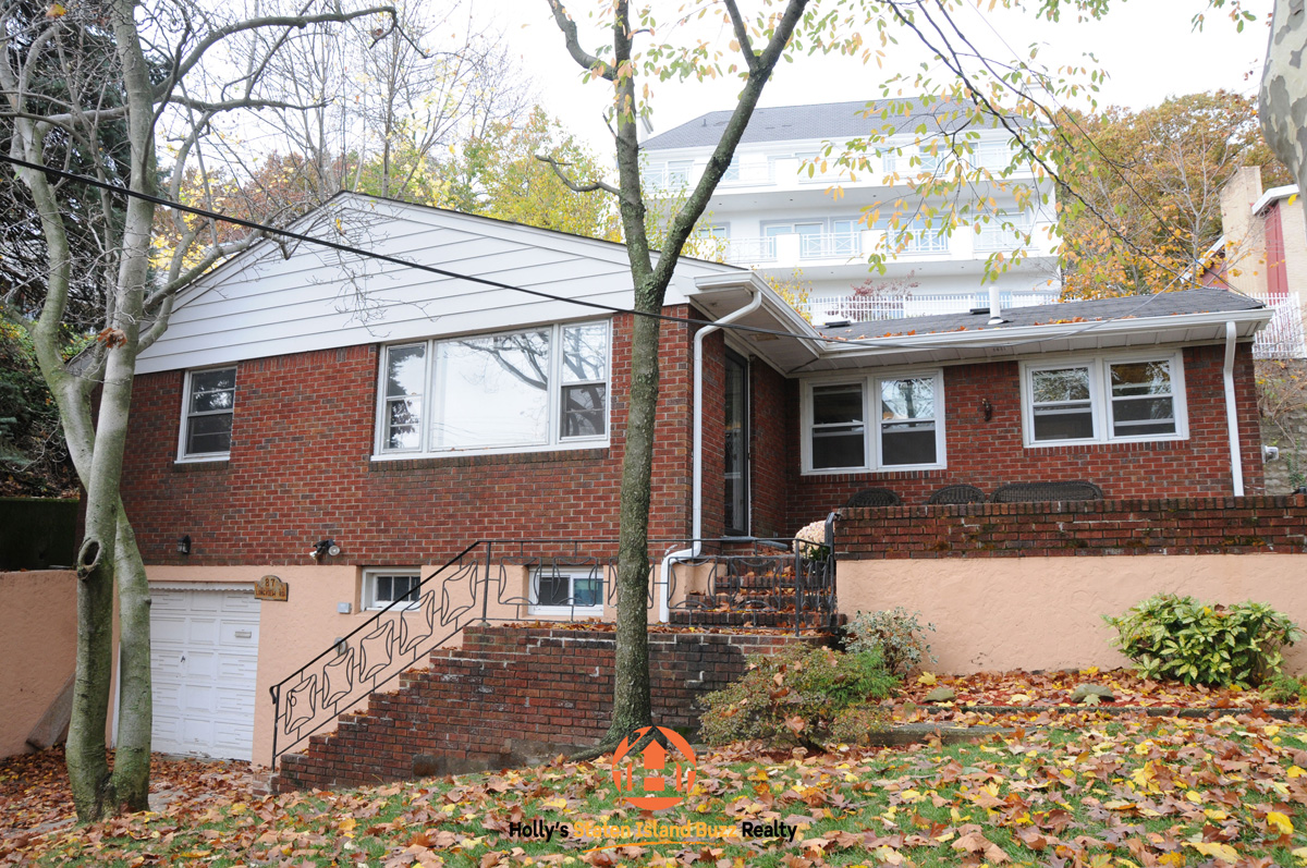 Staten Island, Grymes Hill Brick Ranch Now For Sale!