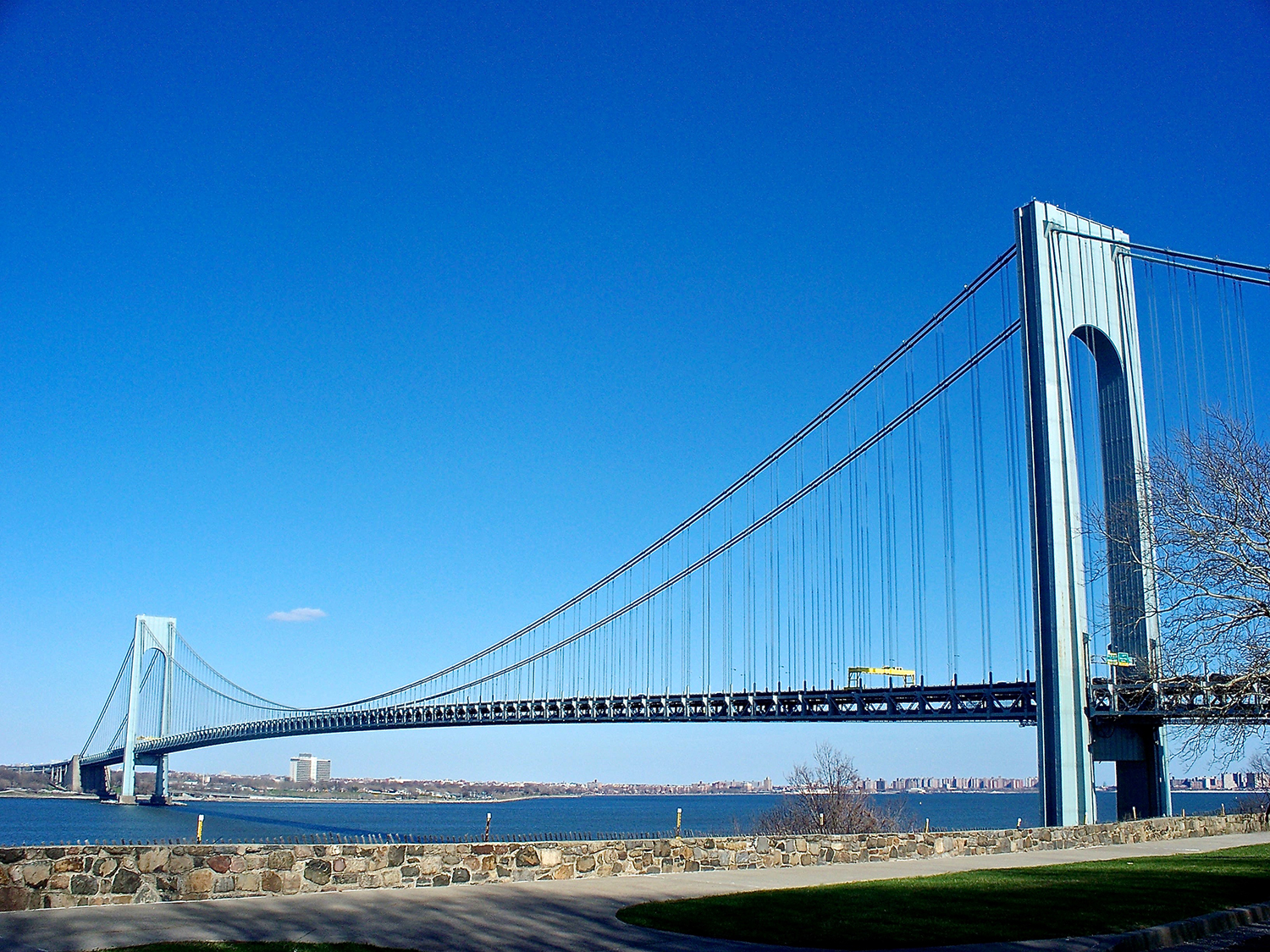 The Verrazano Bridge that links Staten Island and Brooklyn